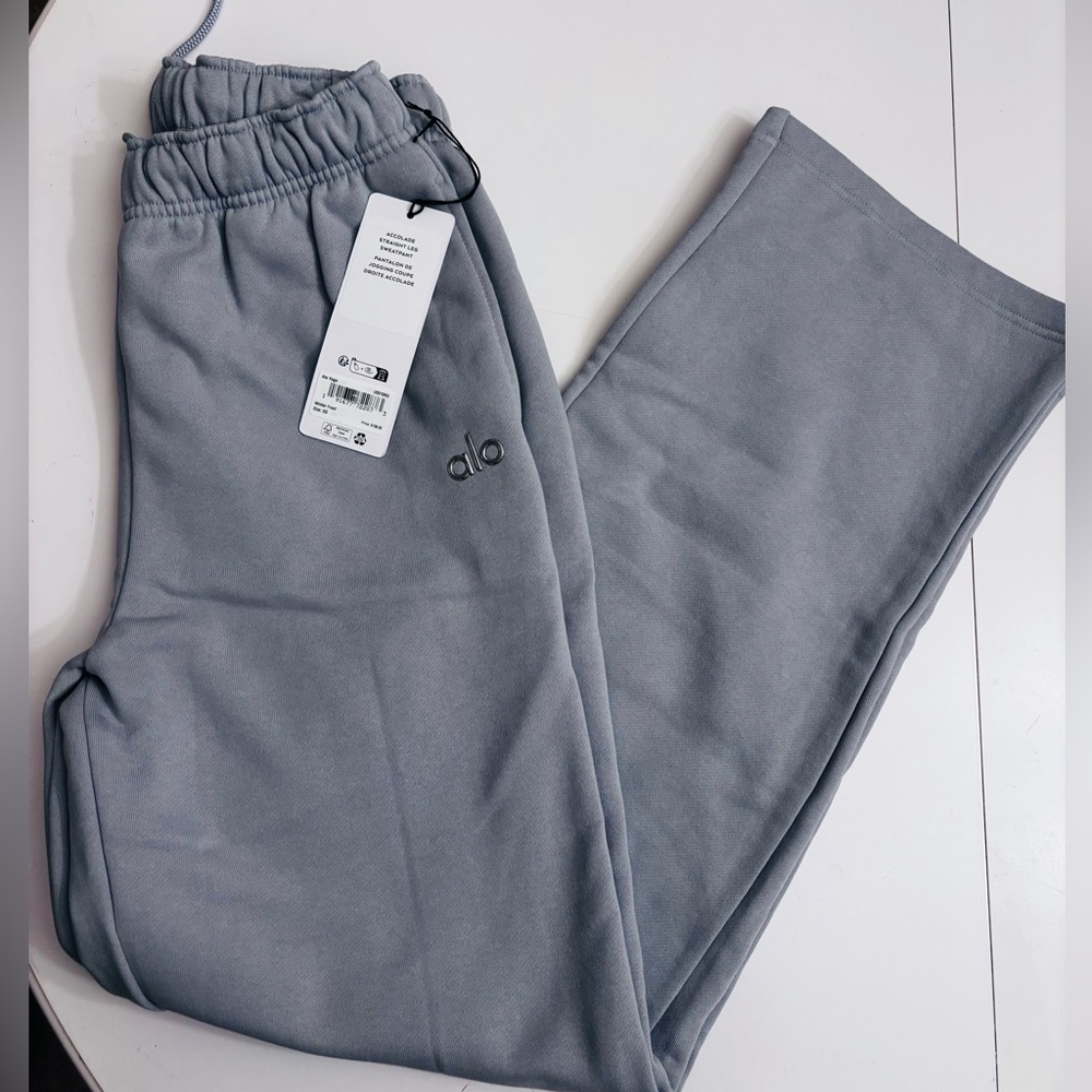 NWT ALO Yoga straight leg sweatpants Winter Frost XS